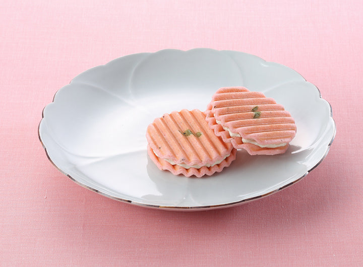 Sakura Waffle Minamoto Kitchoan